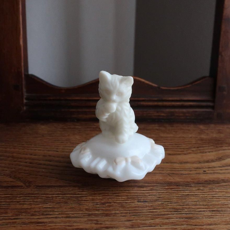 Vintage Avon Milk Glass Cat Perfume Bottle Figures
