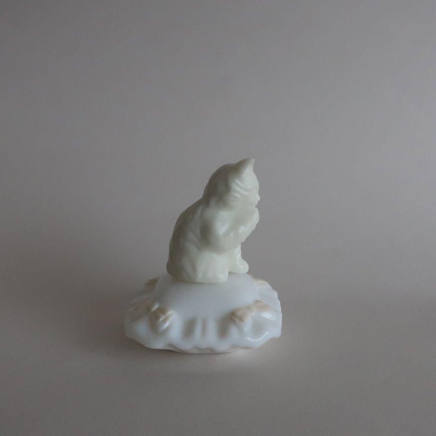 Vintage Avon Milk Glass Cat Perfume Bottle Figures