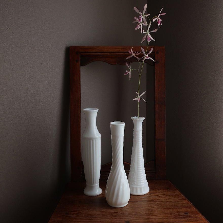 アンティークミルクガラスの花瓶 アンティーク 花瓶 ミルクガラス – onetique