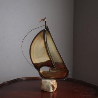 Vintage Mid Century Brass Sailboat Object Sculpture (A972)