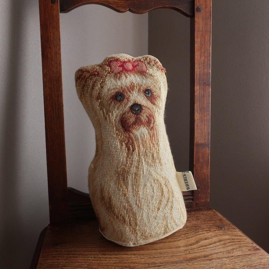 Vintage Needle point Yorkie stuffed dog (A989)ビンテージ ニードル