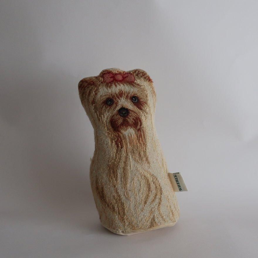 Vintage Needle point Yorkie stuffed dog (A989)ビンテージ