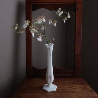 Vintage Westmoreland Glass Flower Painted Bud vase (B010)