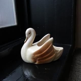 Vintage 1950s Ceramic swan Tray(B011)