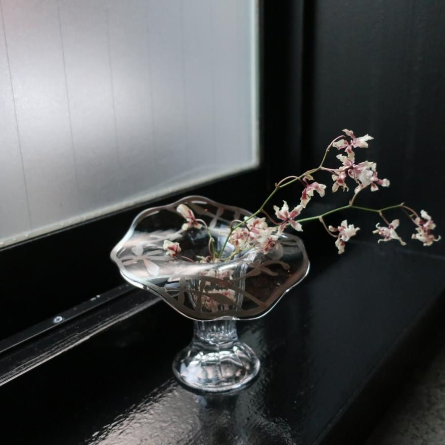 Antique Silver Overlay Art Nouveau glass flower vase (B017 Antique Silver Overlay Art Nouveau glass flower vase (B017
