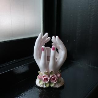 Vintage 1950s Lefton Ceramic Hand Motif Flower Vase (B050)