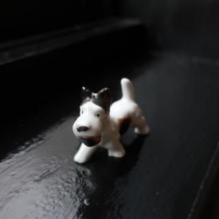 Vintage made in JAPAN Ceramic Dog Mini Figurine Object (B052)