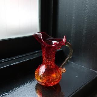 Vintage Small Red Glass Flower Vase (B112)