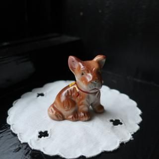Vintage made in JAPAN Ceramic Dog Mini Figurine Object (B118)