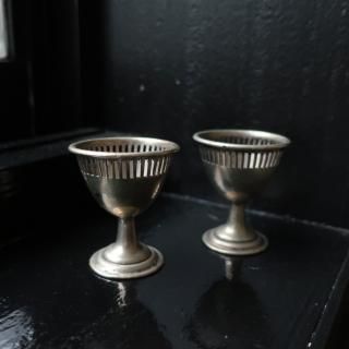 Vintage Silver Egg Stand (B123)