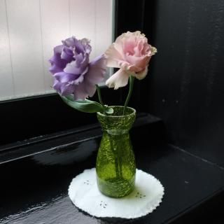 Vintage Mini Avocado Green Glass Flower Vase (B133)