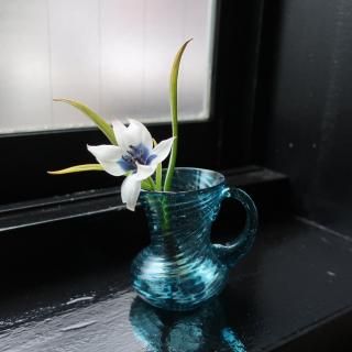 Vintage Mini Blue Glass Flower Vase (B137)