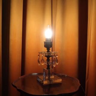 Vintage Pressed Glass Table Lamp (B167)