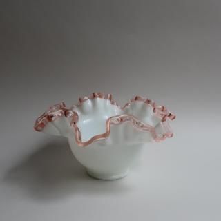 Vintage Fenton Rose Crest Ruffled Edge Bowl(B184)