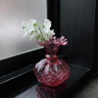 Vintage Fenton Diamond Optic Ruby Ruffled Flower Vase (B195)
