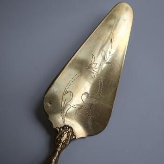 Vintage Cake Server (B200)