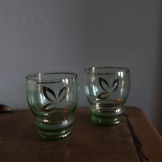 Vintage Small Green Gold Flower Glass(B202)