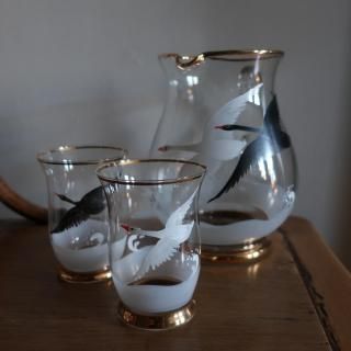 Vintage Hand Painted Swan Glass pitcher Jug(B210)