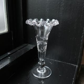 Antique Victorian Ruffled Top Etched Clear Glass Vase(B240)