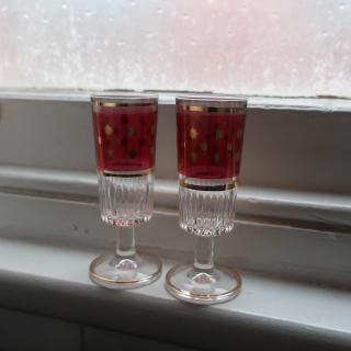 Vintage Red Gold Small Glass (B270)