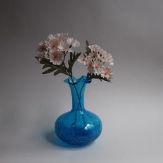 Vintage 1960s Blue Glass Flower Vase (B309)