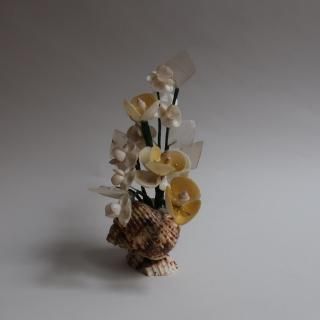 Vintage Shell Flower Motif Figurine /Object(B318)