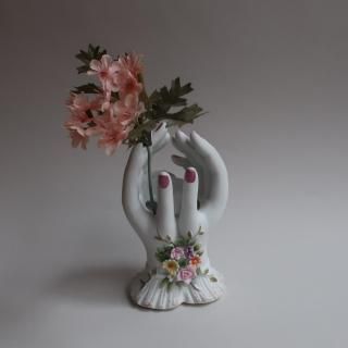 Vintage 1950s Lefton Ceramic Hand Motif Flower Vase (B326)