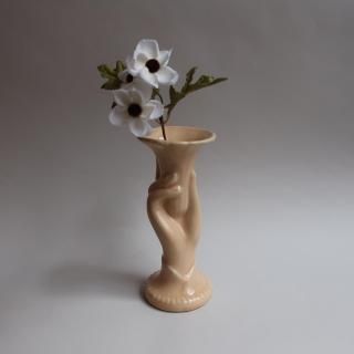 Vintage 1940s Shawnee Pottery Hand Motif Flower Vase (B329)