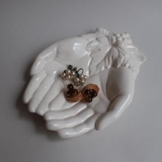 Vintage Ceramic Hand Motif Soap Dish Trinket Jewelry Holder(B354)
