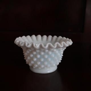 Vintage Fenton Hobnail White Ruffled Edge Glass Small Bowl(B366)