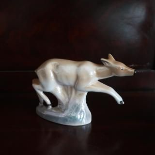 Vintage Ceramic Deer Figurine object (B392)