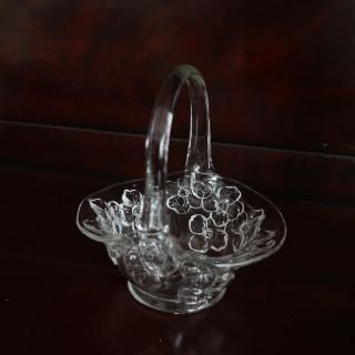 Vintage Indiana Glass Dogwood Flower Basket/ Candy Dish(B393)