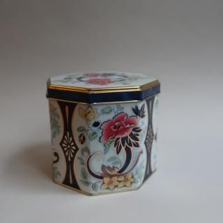 Vintage Metal Candy Biscuit Tea Tins made in England(B423)