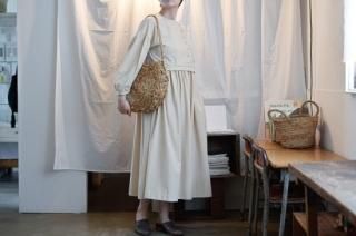 ...MAGARI マガリ...キャンバスリネンタブリエワンピース MAGALI キャンバスリネン・タブリエワンピース - Maiden Voyage