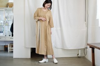 stitch pleated dress / miho umezawa