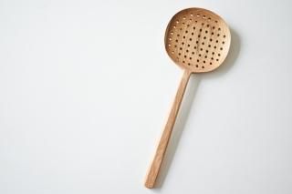 丸穴あきレードル（チーク）