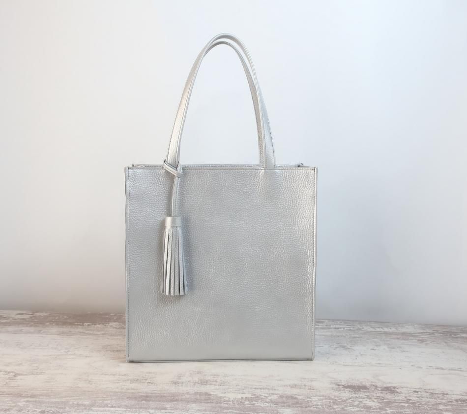 A4しかくいバッグ | シルバー・レザー - naoao.bag / (公式