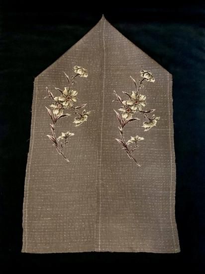灰色 縮緬地 都忘れ文様 刺繍半襟 金通し螺鈿細工入」 - 正尚堂