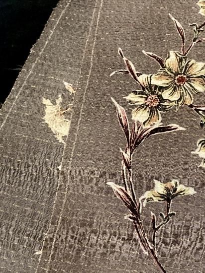 灰色 縮緬地 都忘れ文様 刺繍半襟 金通し螺鈿細工入」 - 正尚堂