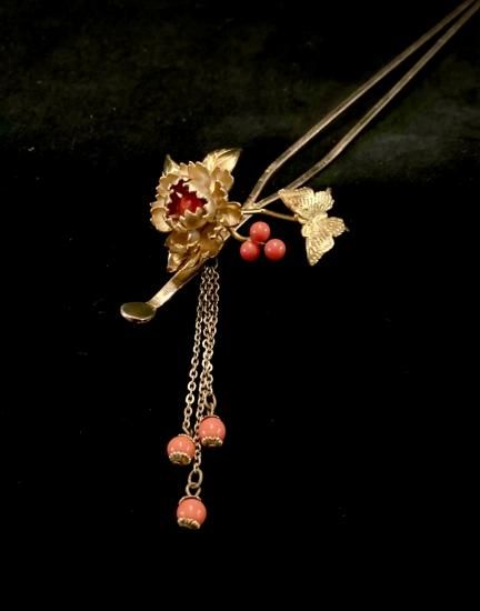 牡丹に蝶図 白銅に鍍金 珊瑚 びらびら簪」 - 正尚堂 042114