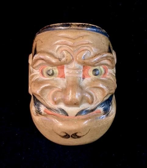 根付 顰図 在銘 木彫彩色 」(時代裂御物袋・桜皮箱付) - 正尚堂 根付 顰図 在銘 木彫彩色 」(時代裂御物袋・桜皮箱付) - 正尚堂