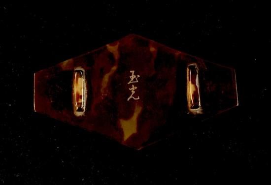 本鼈甲、蒔絵、帯留め 鼈甲 金蒔絵 螺鈿 扇面 帯留 本鼈甲 在銘 387 べっ甲 伝統工芸