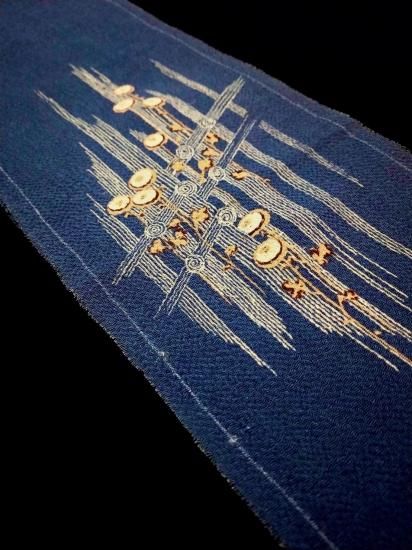 濃縹色 縮緬地 菊籬文様 アンティーク 縮緬地 刺繍 半襟」 - 正尚堂