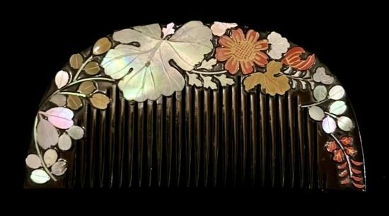 本蒔絵】No.130 名入 前櫛 螺鈿 菊 三昧