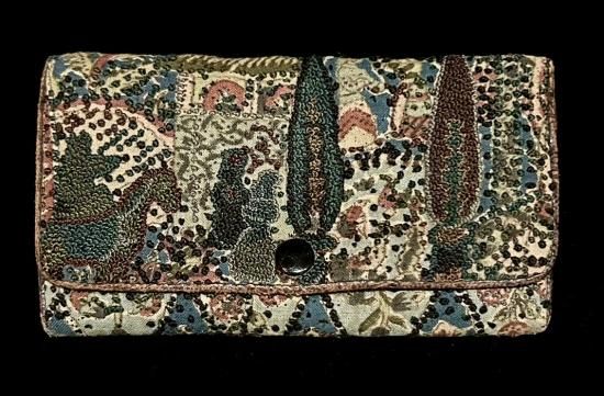 更紗に相良刺繍 鹿革 叺(煙草入れ) 」 - 正尚堂
