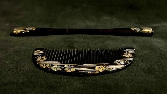 螺鈿細工 トカゲ彫刻扉付き 四段小引き出し アンティーク アクセサリー