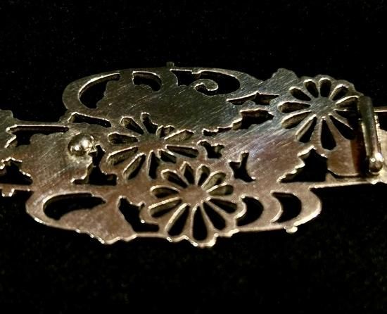 流水に菊図アンティーク 純銀 透かし彫 彫金 金工 帯留」(箱付 流水に菊図アンティーク 純銀 透かし彫 彫金 金工 帯留」(箱付