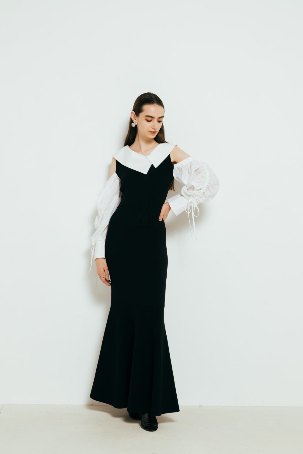 Classical Knit Dress(White×Black)