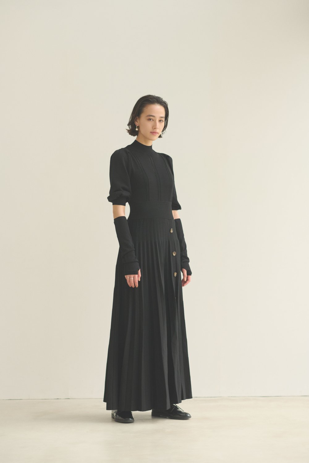 【予約販売】Armwarmers Pleats Knit Dress(Black)
