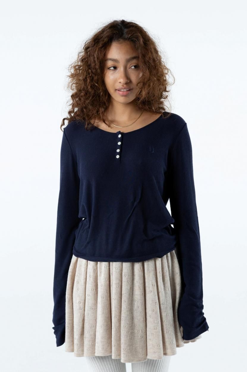 EVERYDAY EVERYWHERE TOPS NAVY